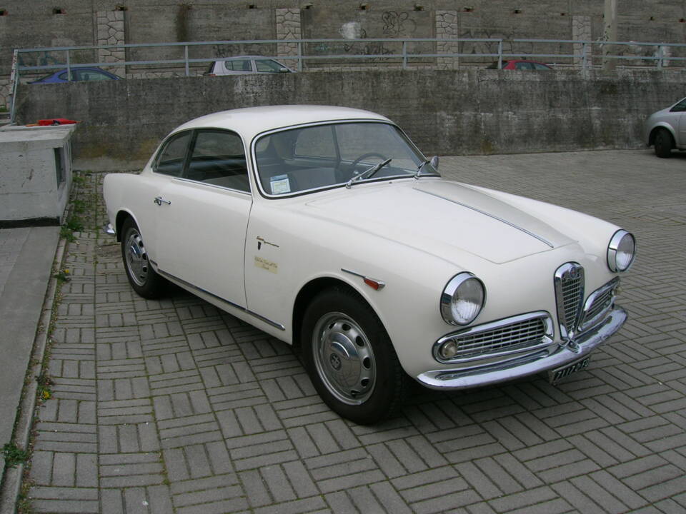 Image 1/28 of Alfa Romeo Giulietta Sprint Veloce (1962)