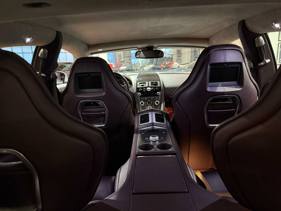 Immagine 13/42 di Aston Martin Rapide (2011)