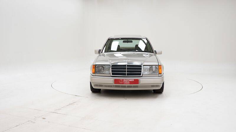 Bild 6/15 von Mercedes-Benz 300 E (1992)