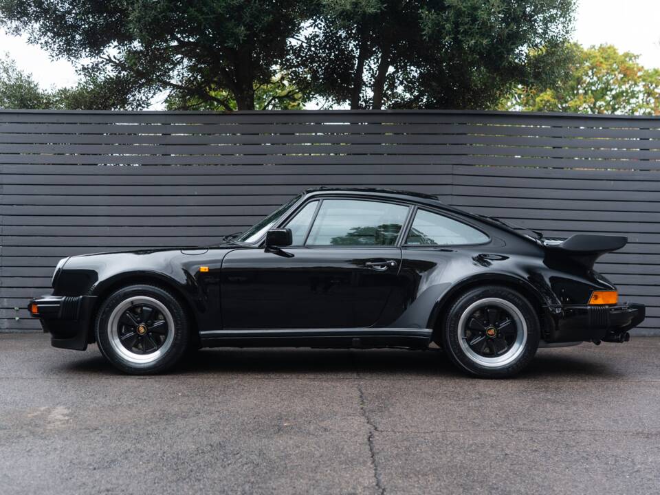 Image 12/67 of Porsche 911 Turbo 3.3 (1987)