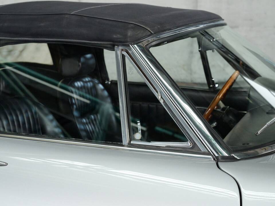 Imagen 42/50 de FIAT Dino 2400 Spider (1971)