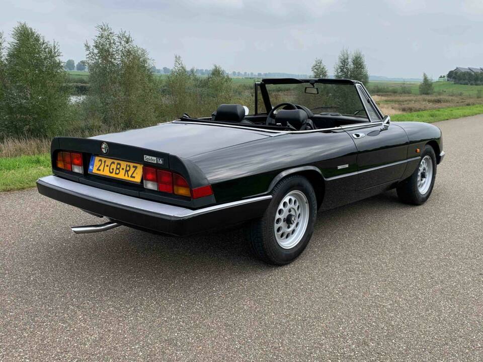 Image 8/8 de Alfa Romeo 1.6 Spider (1986)