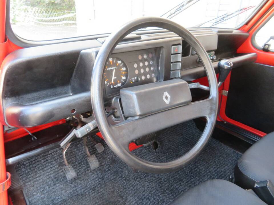 Image 11/21 de Renault R 4 (1975)