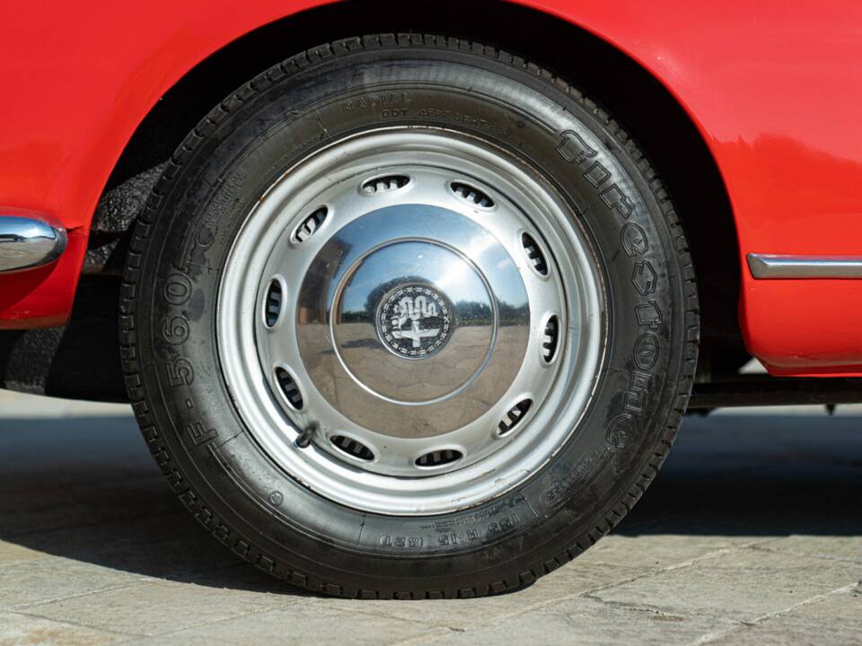 Immagine 31/50 di Alfa Romeo Giulia 1600 Spider (1964)