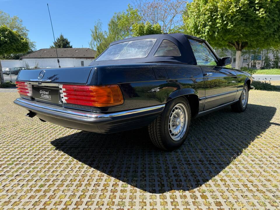 Image 8/38 de Mercedes-Benz 280 SL (1982)