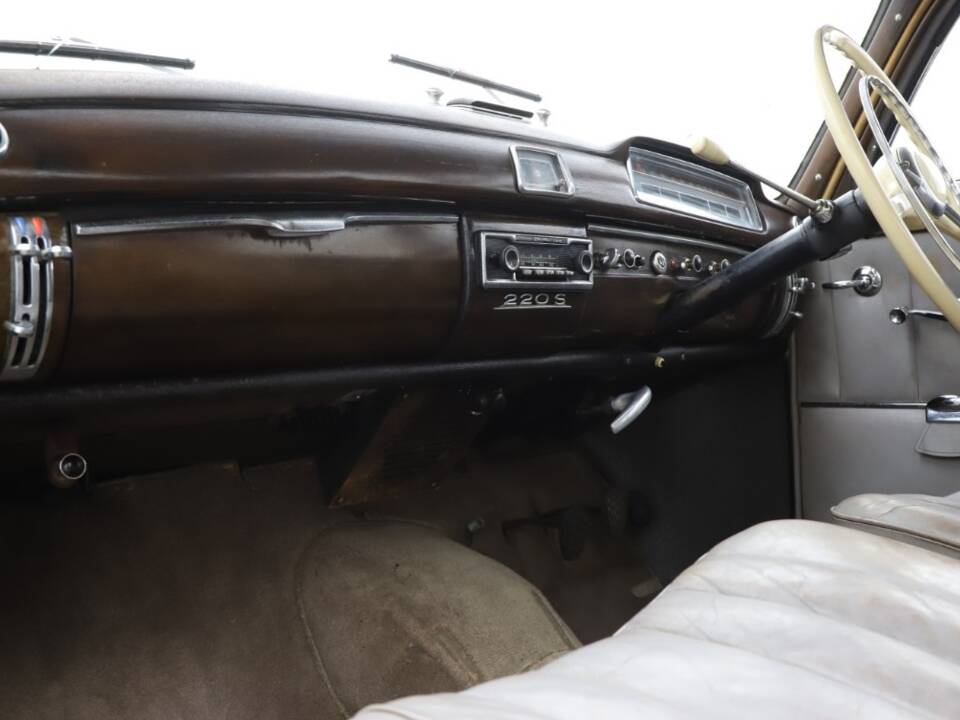 Immagine 21/34 di Mercedes-Benz 220 S (1957)