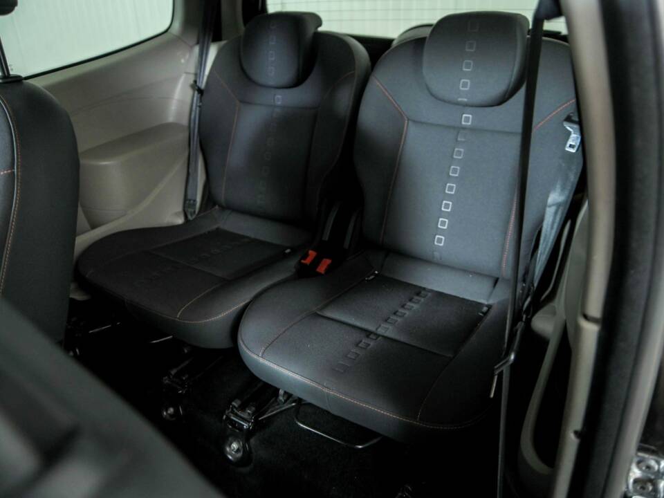 Bild 33/41 von Renault Twingo 1.2 16V (2008)