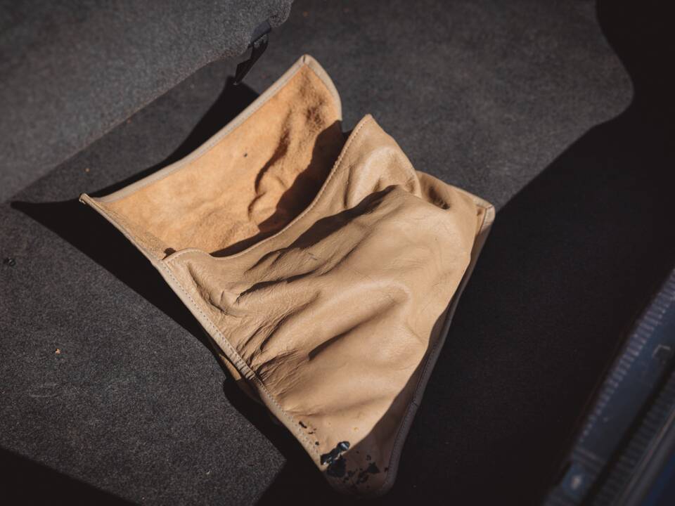 Imagen 32/41 de Mercedes-Benz E 220 (1995)