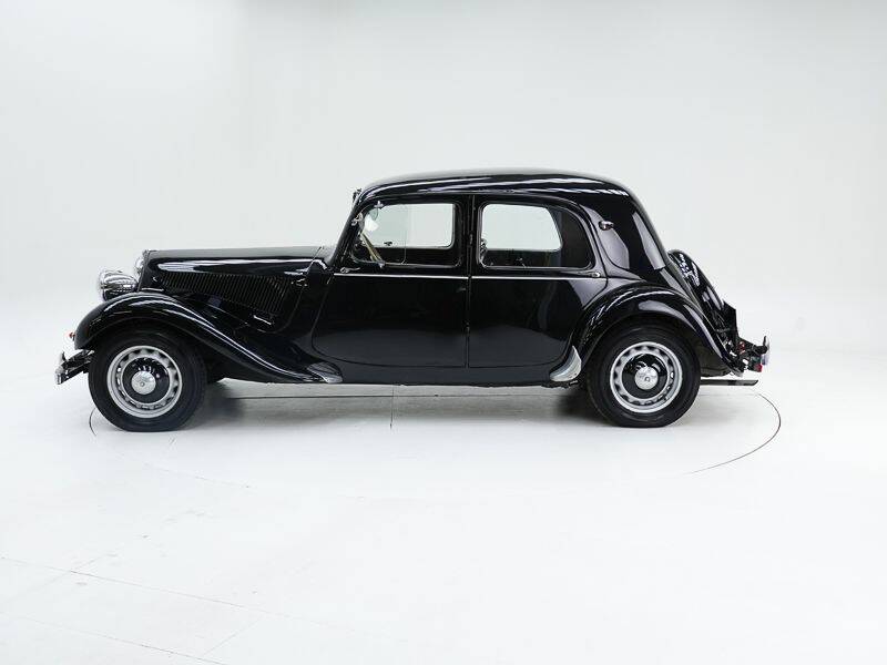 Immagine 5/15 di Citroën Traction Avant 11 BL (1947)