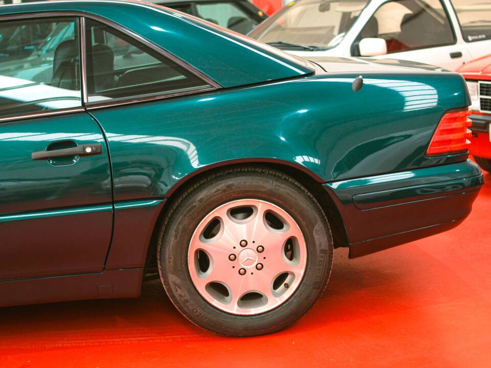 Image 11/50 of Mercedes-Benz SL 320 (1995)