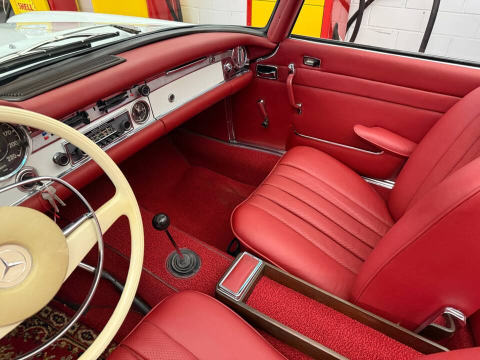Image 11/22 of Mercedes-Benz 280 SL (1968)