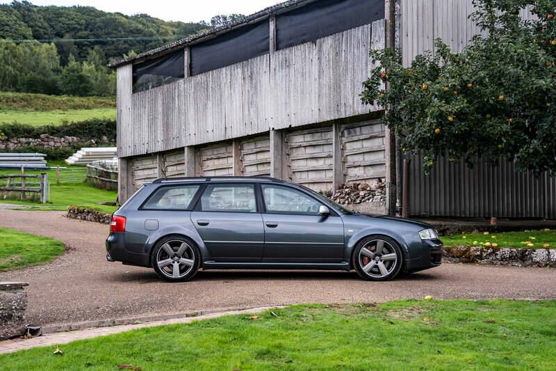 Image 25/50 of Audi RS6 Avant (2003)