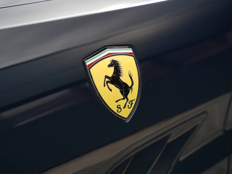 Image 43/50 de Ferrari California (2012)