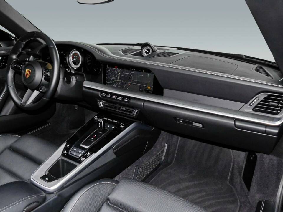 Image 6/8 of Porsche 911 Turbo (2020)