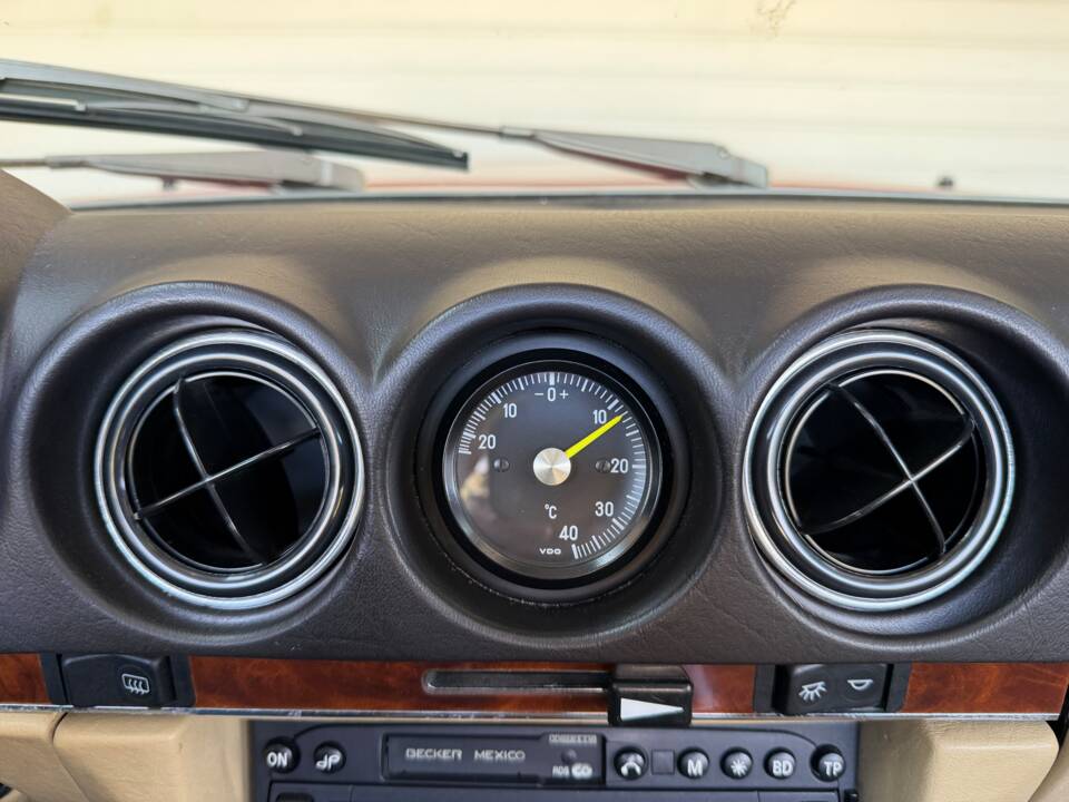 Afbeelding 29/33 van Mercedes-Benz 500 SL (1988)