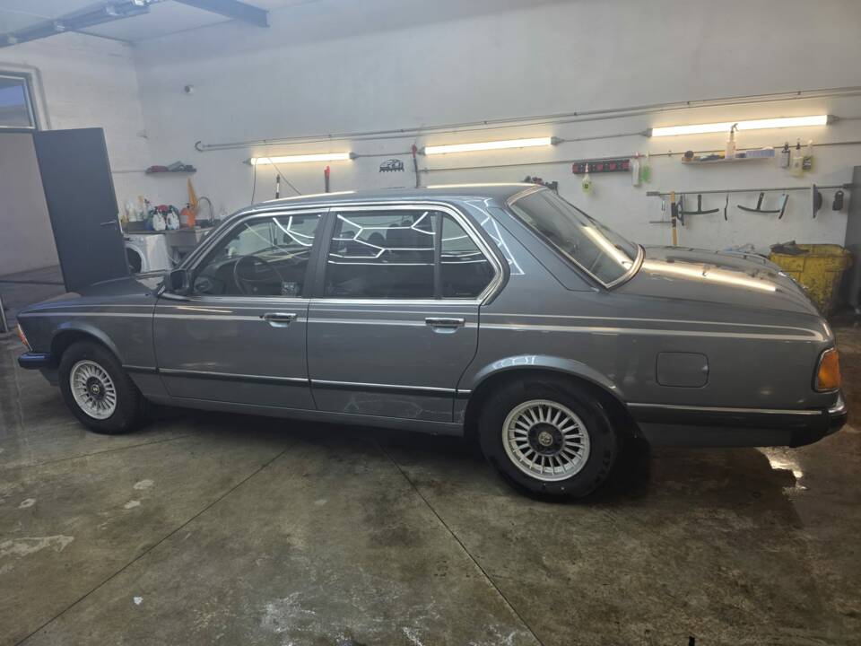 Bild 4/5 von BMW 728i (1983)