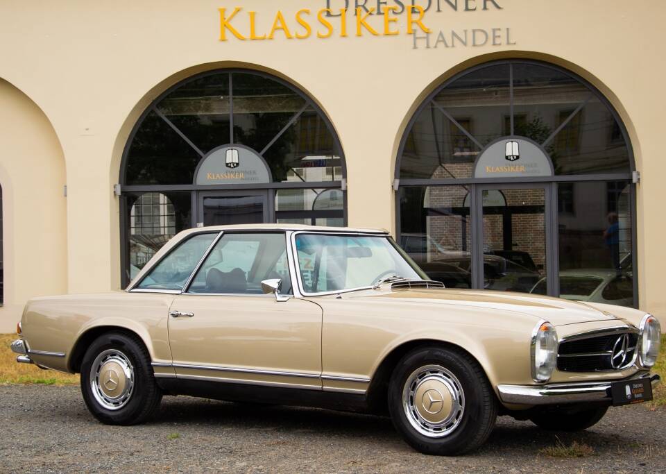 Image 22/56 de Mercedes-Benz 280 SL (1970)