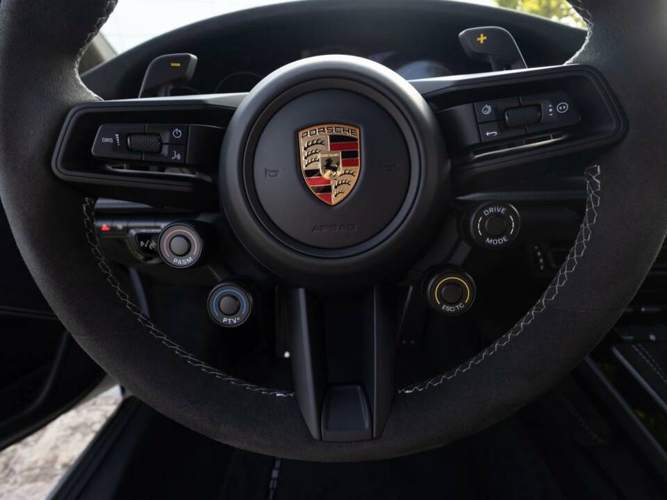 Image 13/17 of Porsche 911 GT3 RS Weissach (2023)