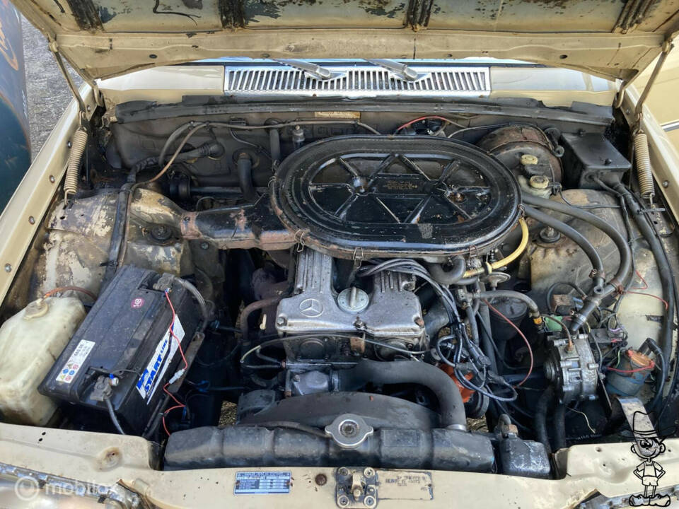 Image 14/31 of Mercedes-Benz 280 S (1975)