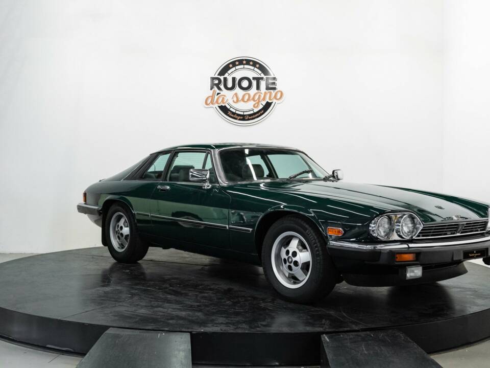 Image 2/50 of Jaguar XJS 5.3 V12 (1986)