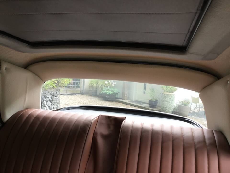 Image 77/82 de Citroën DS 20 (1974)