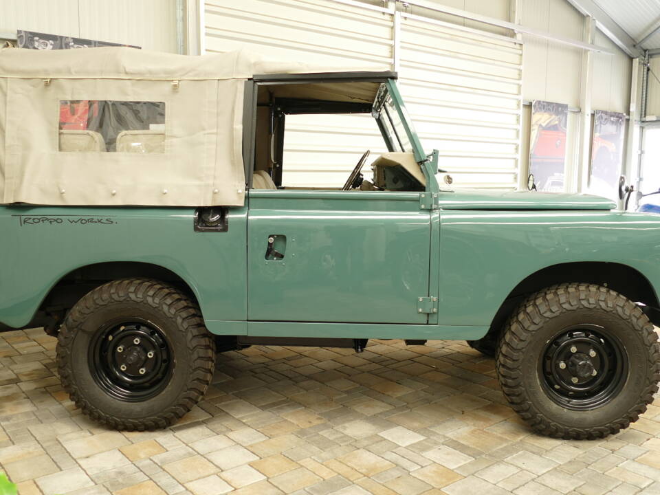 Image 3/19 de Land Rover 88 (1978)