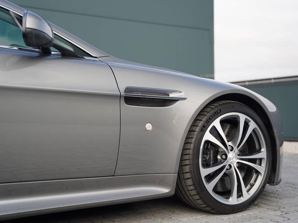 Imagen 46/50 de Aston Martin V12 Vantage (2012)