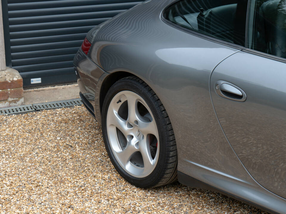 Image 44/50 of Porsche 911 Carrera 4S (2003)