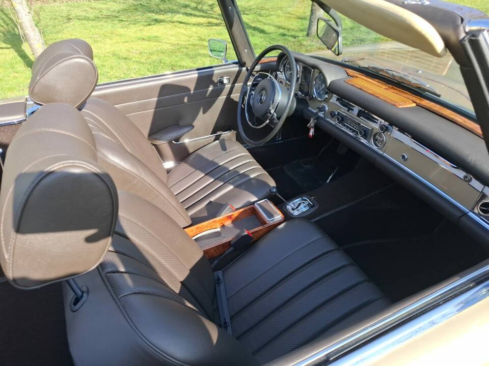 Bild 21/29 von Mercedes-Benz 280 SL (1969)