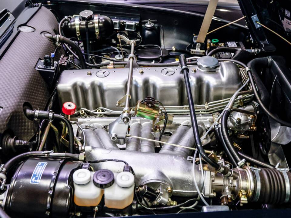 Image 5/31 de Mercedes-Benz 280 SL (1968)