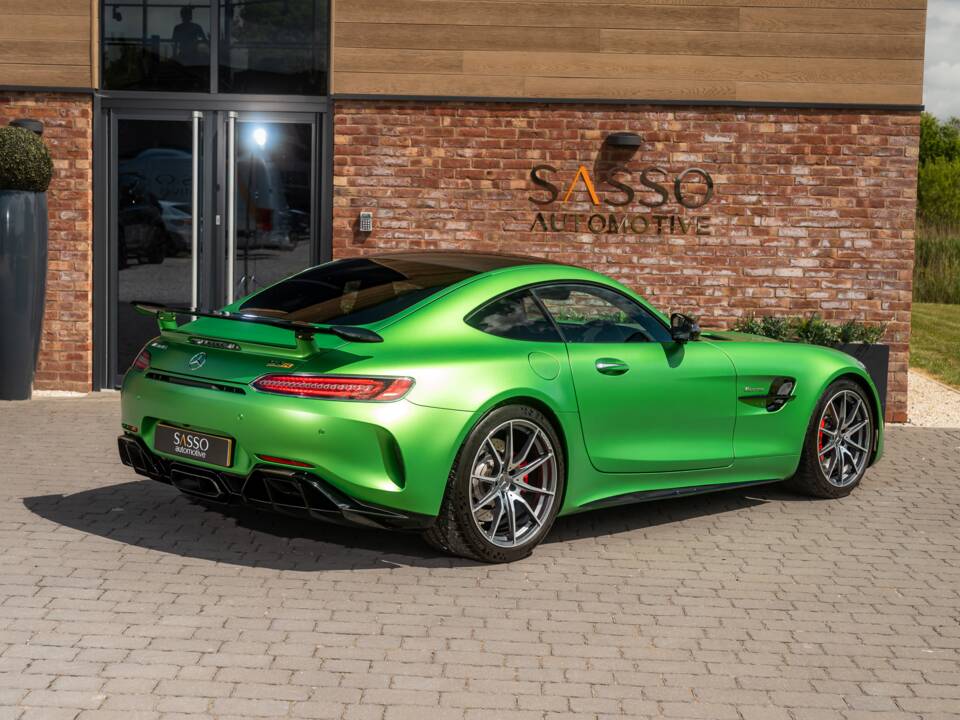 Image 33/67 of Mercedes-AMG GT-R (2018)