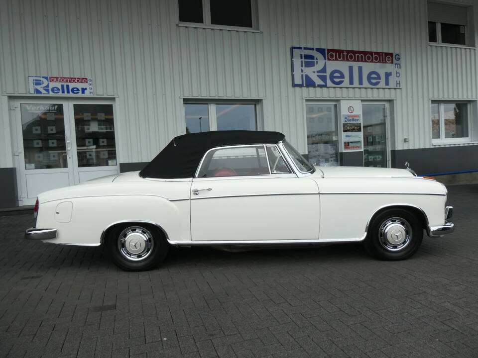 Immagine 7/29 di Mercedes-Benz 220 SE Cabriolet (1960)