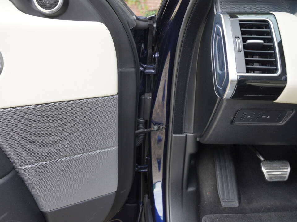 Image 9/50 of Land Rover Range Rover Sport P400e PHEV (2020)