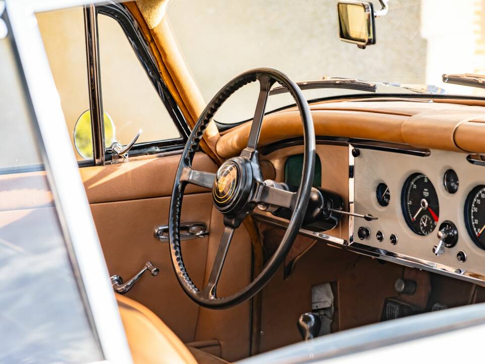 Bild 34/100 von Jaguar XK 150 DHC (1959)