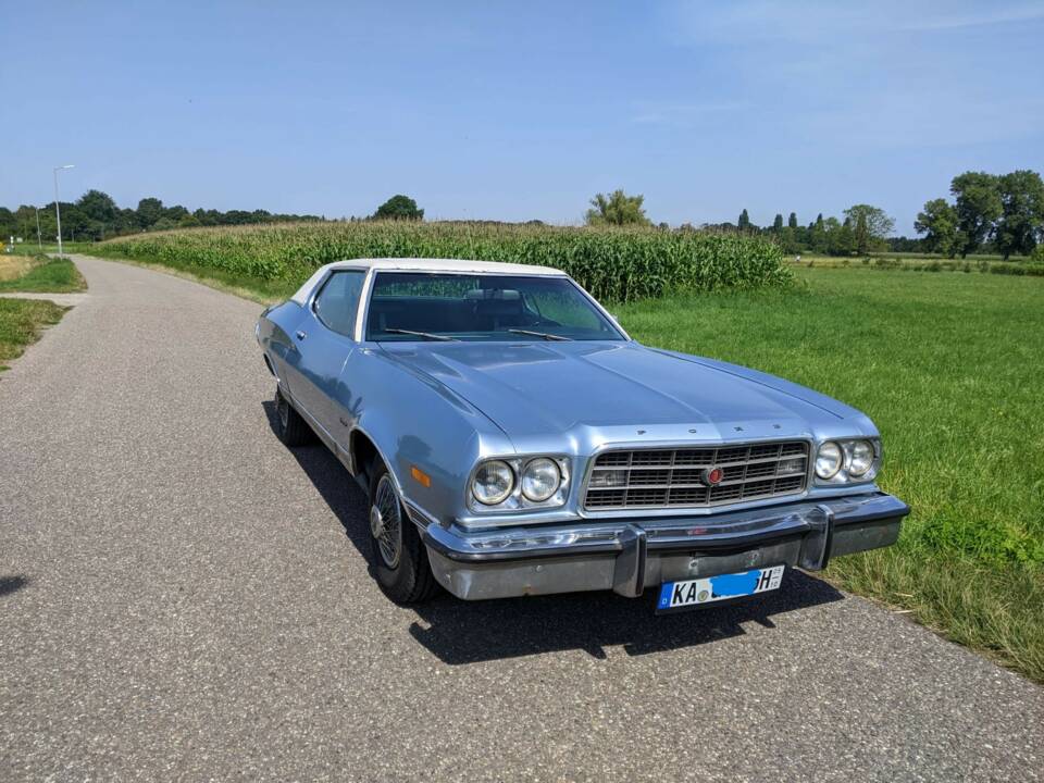 Image 2/15 of Ford Gran Torino (1973)