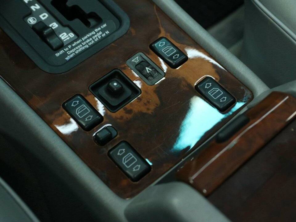 Afbeelding 23/50 van Mercedes-Benz 560 SEC (1991)