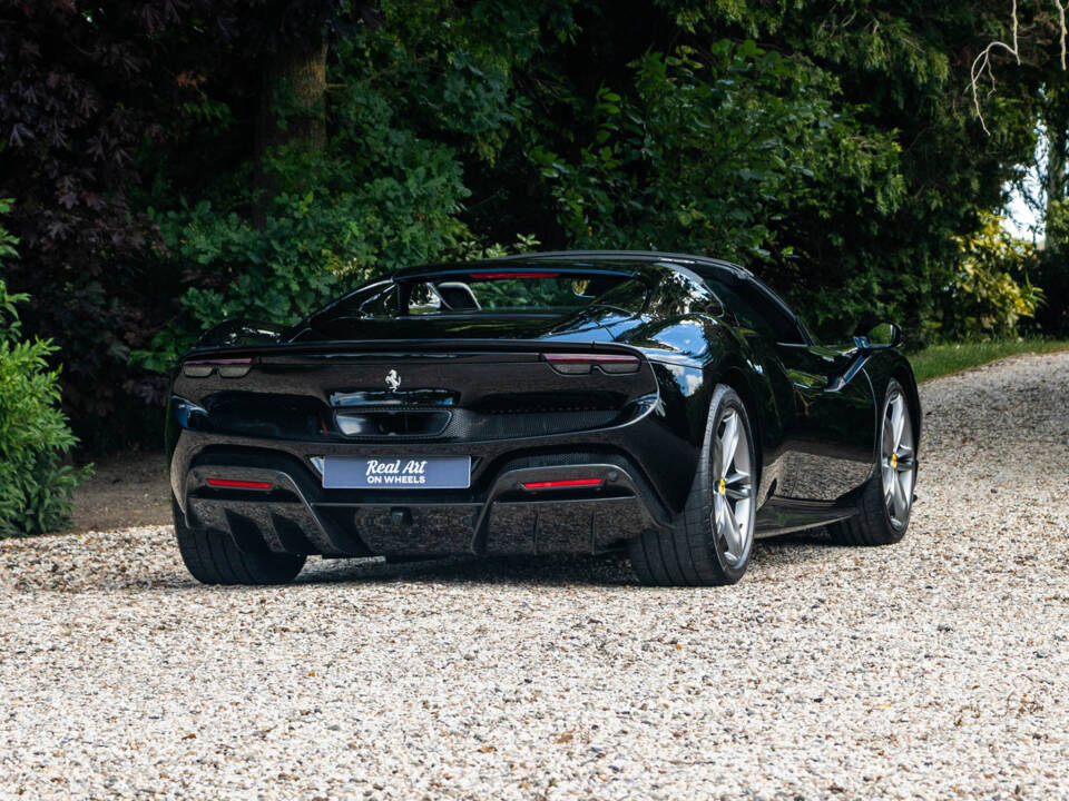 Image 10/15 of Ferrari 296 GTS (2024)