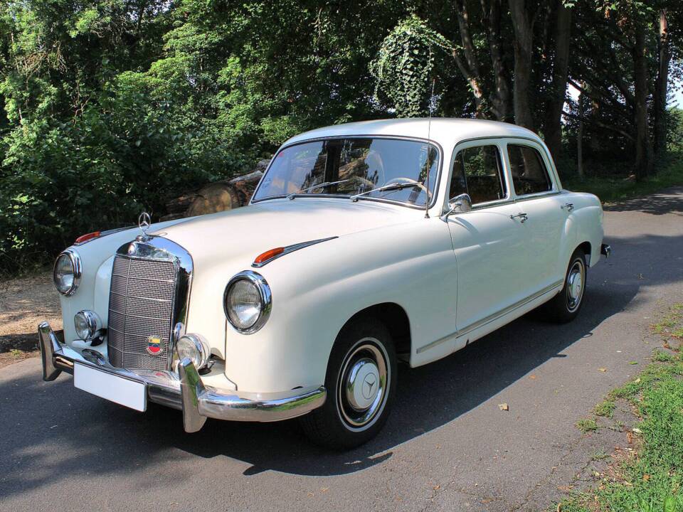 Image 2/52 of Mercedes-Benz 219 (1959)
