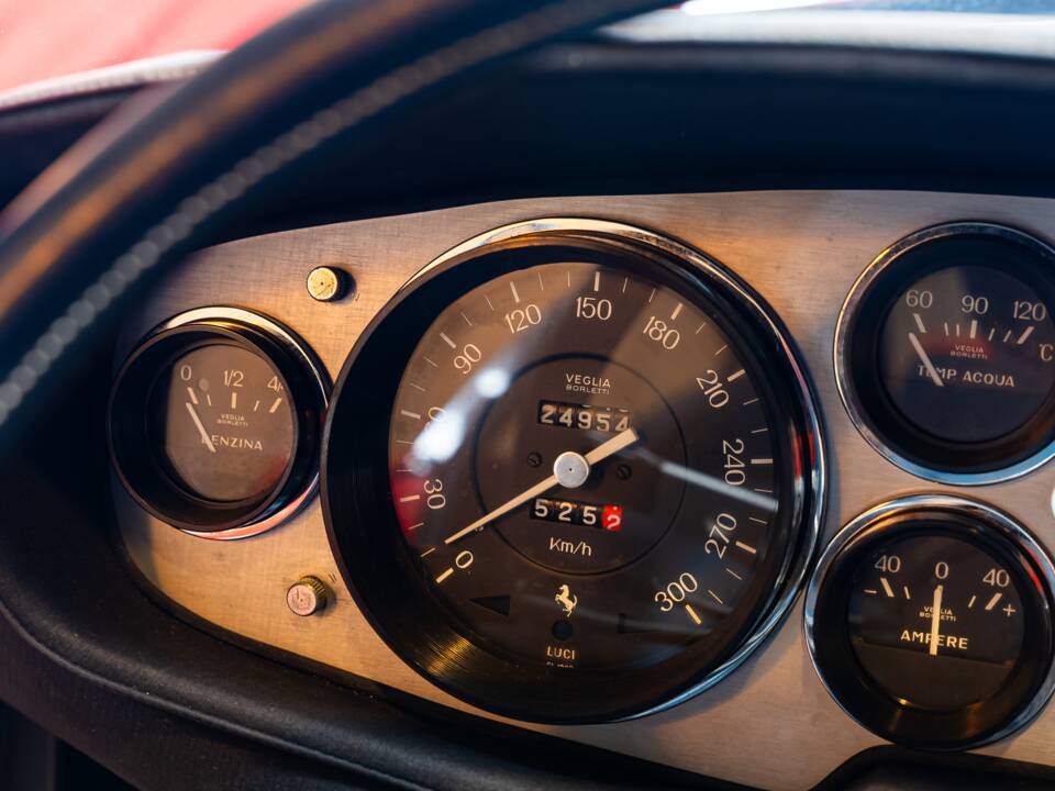 Image 46/74 of Ferrari 365 GTB/4 Daytona (1971)
