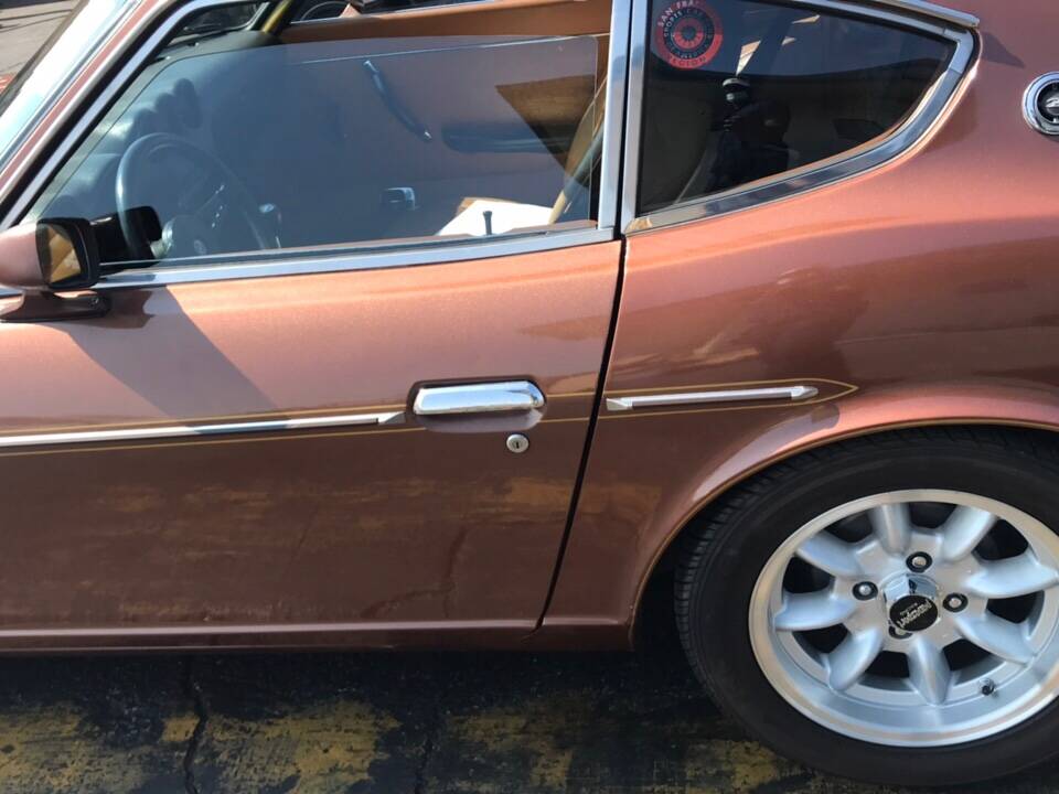 Image 4/50 of Datsun 240 Z (1972)