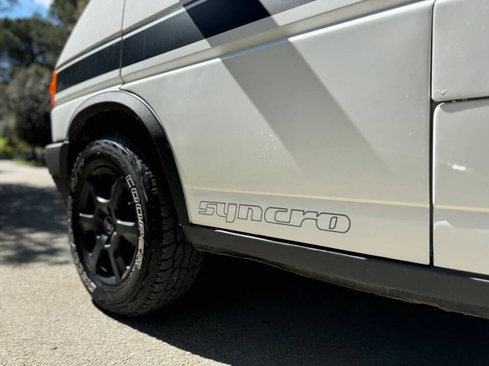 Immagine 5/36 di Volkswagen T4 Multivan 2.5 Syncro (1994)
