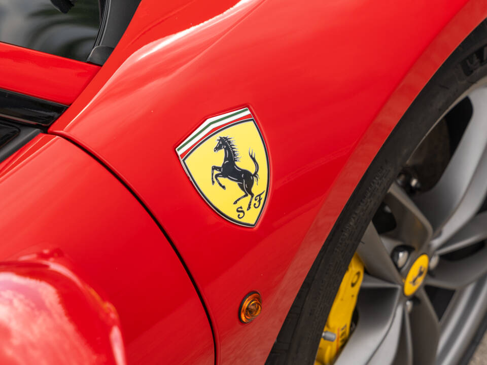 Immagine 18/85 di Ferrari 488 GTB (2015)