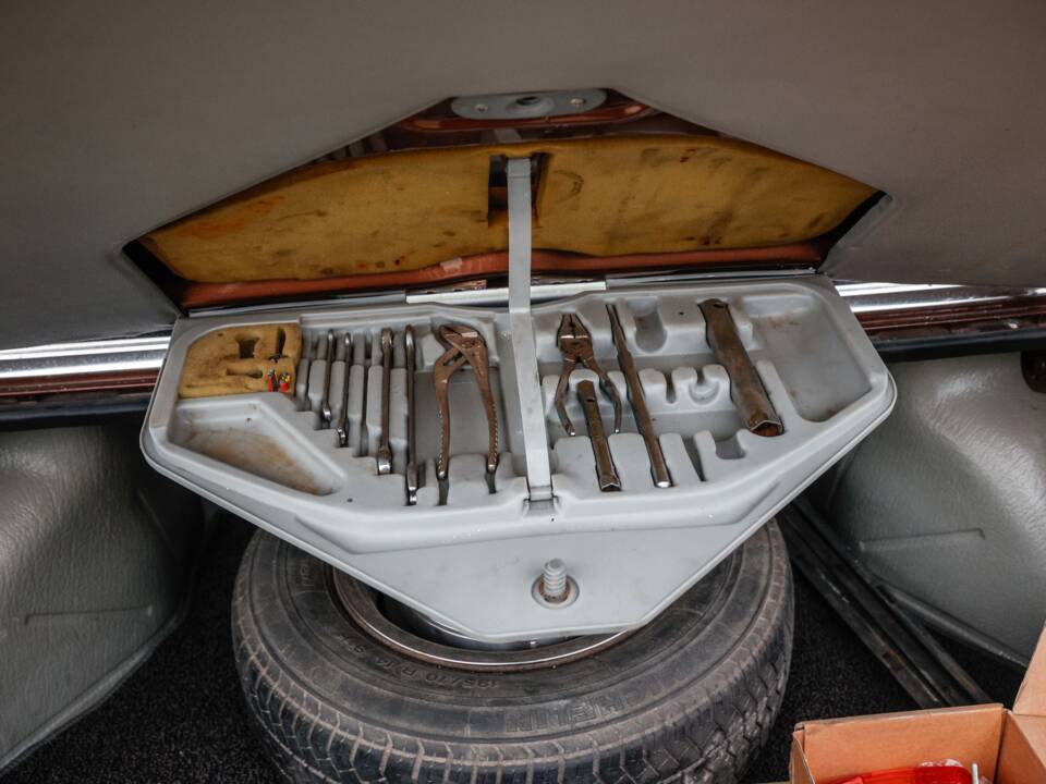 Bild 34/45 von BMW 3,0 Si (1976)