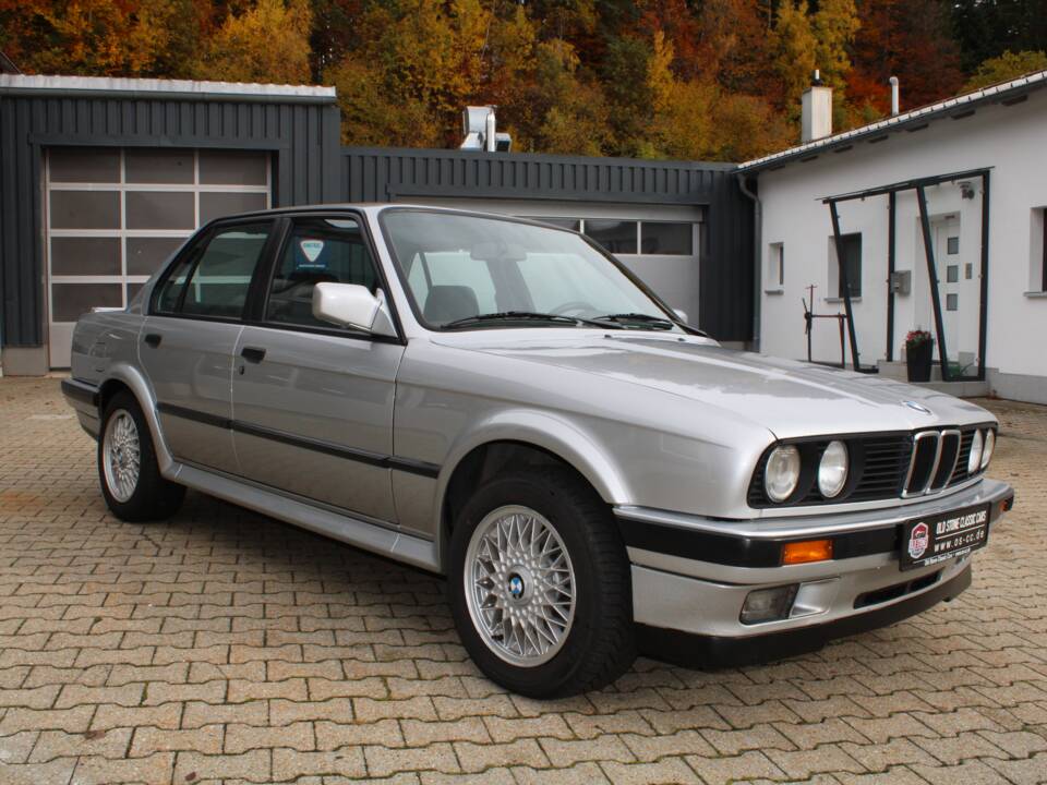 Image 3/32 de BMW 325ix (1990)