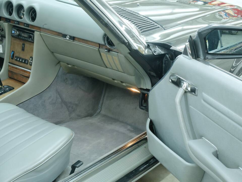 Image 31/50 de Mercedes-Benz 560 SL (1988)