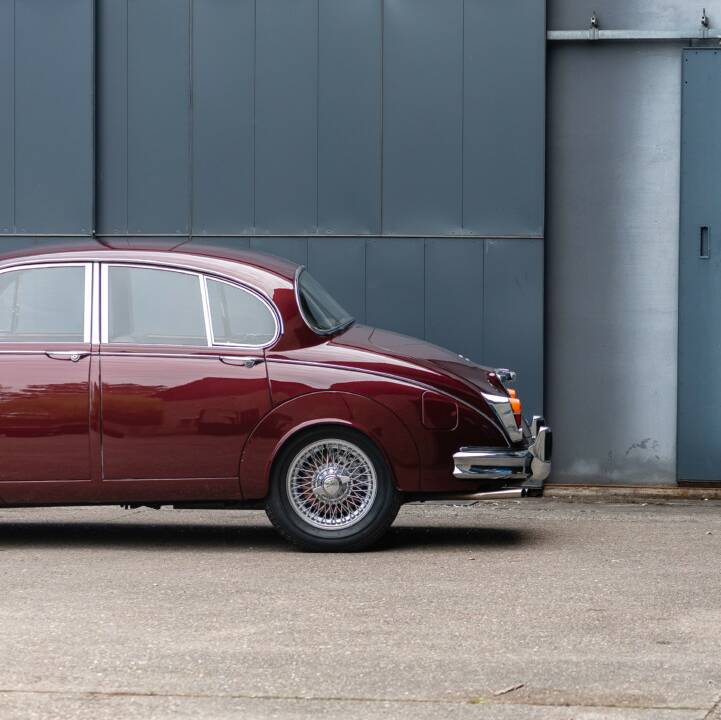 Image 20/49 of Jaguar Mk II 3.4 (1967)