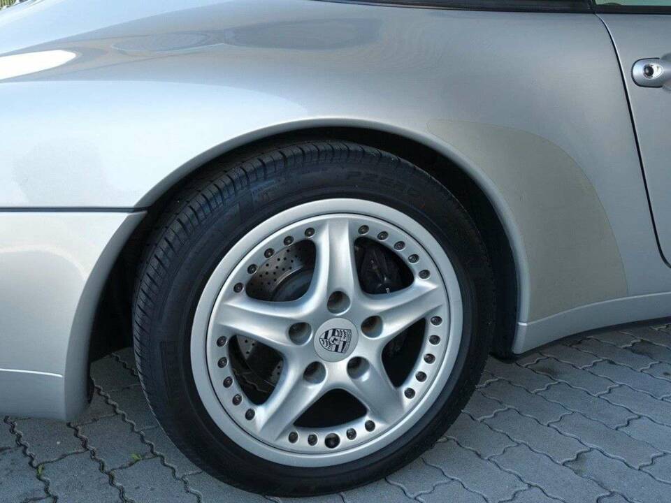 Imagen 18/20 de Porsche 911 Carrera 4 (1996)