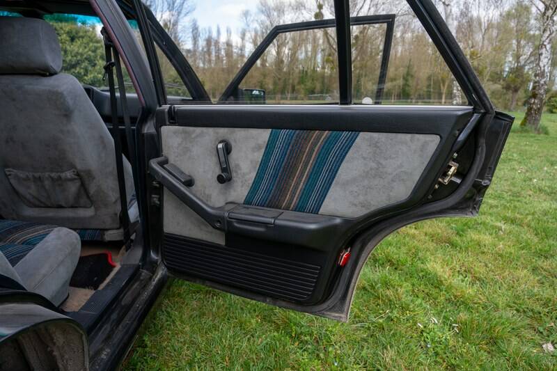 Bild 71/105 von Lancia Delta HF Integrale 16V (1990)