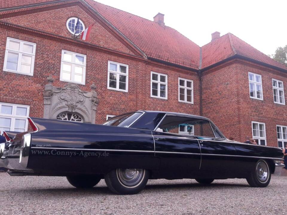 Afbeelding 3/5 van Cadillac 63 Sedan DeVille (1963)