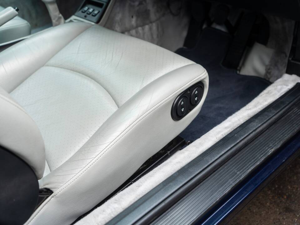 Image 56/68 of Porsche 911 Carrera (1997)